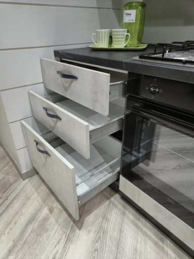 Soft-close lades en fronten open Mira Cada keuken 240cm detail