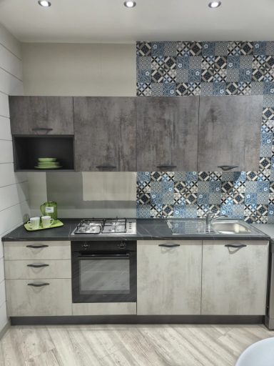 Complete keuken Mira Cada 240x60 wit en leisteen cement overzicht keuken onder 1500 euro