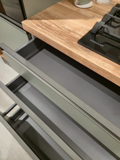 Complete keuken Ar-Tre Sky 410x60 cm groen 8495 euro AR 3043 - detail lades