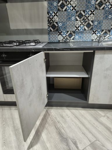 Onderkast wit eik open soft-close lades Mira Cada keuken binnenkant