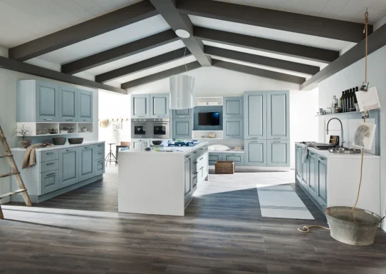 Klassieke Italiaanse designkeuken in lichtblauw met kookeiland Klassieke Italiaanse designkeuken in lichtblauw met kookeiland