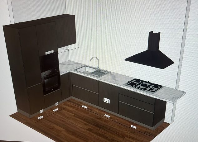 Moderne keuken met donkere kasten, een gootsteen, en een fornuis met afzuigkap.