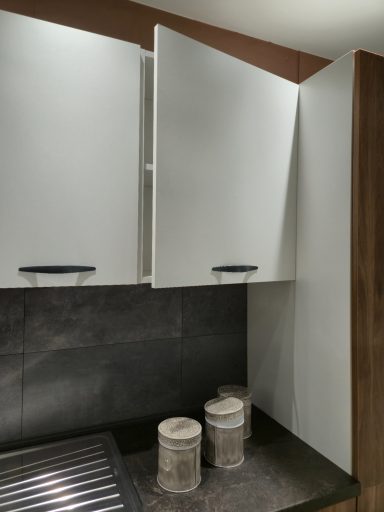 Bovenkasten mat wit detail Mira 257x272 cognac mat wit hoekkeuken 5295 euro AR 1627