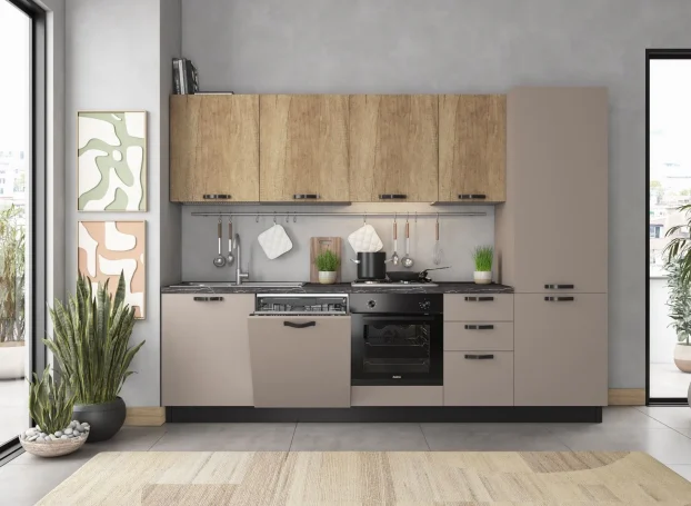 Warme kleuren, tijdloos design Moderne keuken met houten en beige kasten, gasfornuis en planten op het aanrecht.