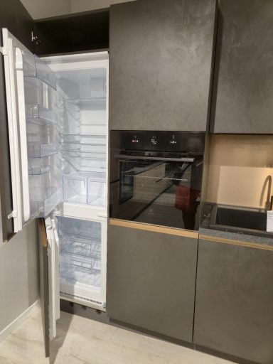complete keuken Ar-Tre sky 390x60 cm utopia grafiet - 7895 euro inclusief Electrolux apparatuur - AR 3042 - koelkast 274 liter