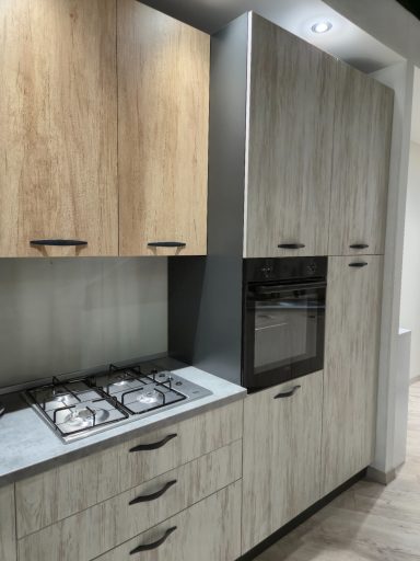 Keuken Mira Vizier links Beko gasfornuis met 4 branders en RVS spoelbak