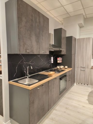 Mira Lalla 300 cm links 300x60 werkblad spoelbak overzicht