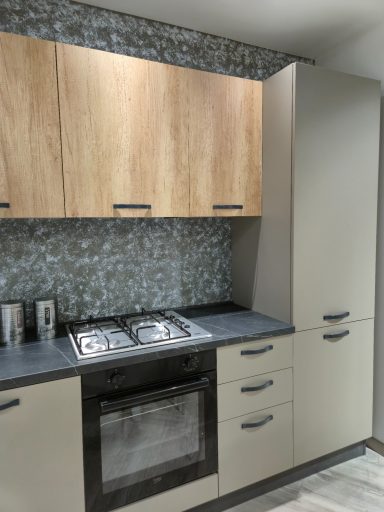 Mira 12 285x60 mat taupe detail Beko gasfornuis werkblad en lades softclose MIRA12