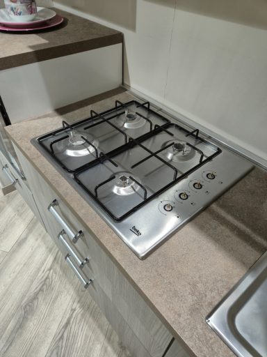 Beko gasfornuis 4 branders RVS kookplaat detail Ar-Tre Idea links 360x60 grijze iep 3995 euro AR 4591