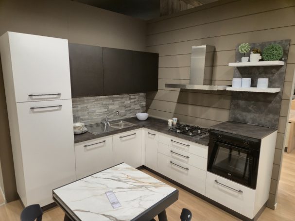 Stijlvolle hoekkeuken met moderne uitstraling Ar-Tre Up design