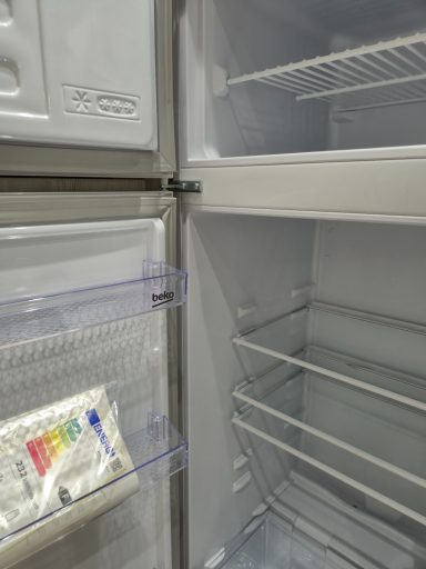 Beko koelkast 224 liter binnenkant complete keuken 255 cm Mira Tea links